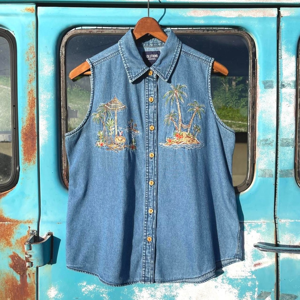 90s solutions original sleeveless chambray shirt w/ embroidered palm tree beach